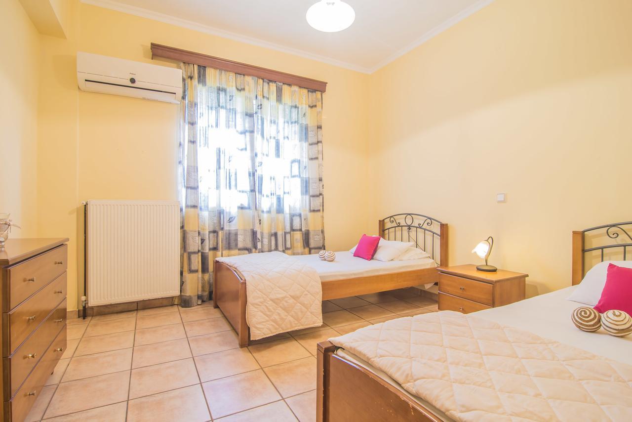 Tonia Apartments Zakynthos stad Exteriör bild