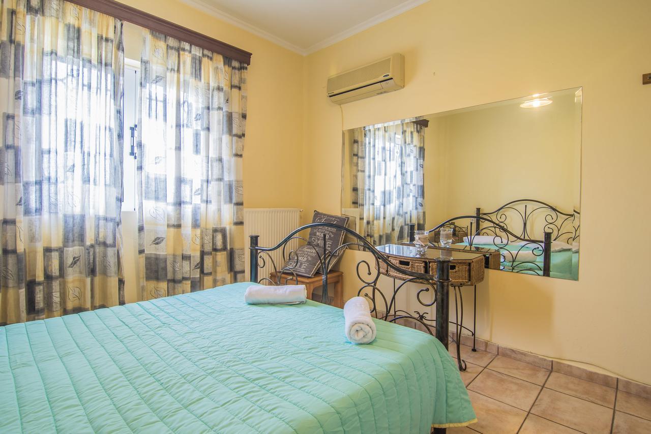 Tonia Apartments Zakynthos stad Exteriör bild